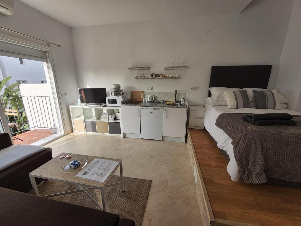 Tranquility Studio Apartment มาลากา ภายนอก รูปภาพ