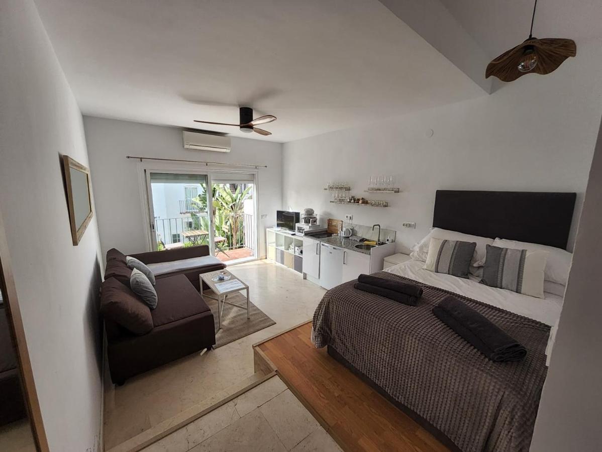 Tranquility Studio Apartment มาลากา ภายนอก รูปภาพ